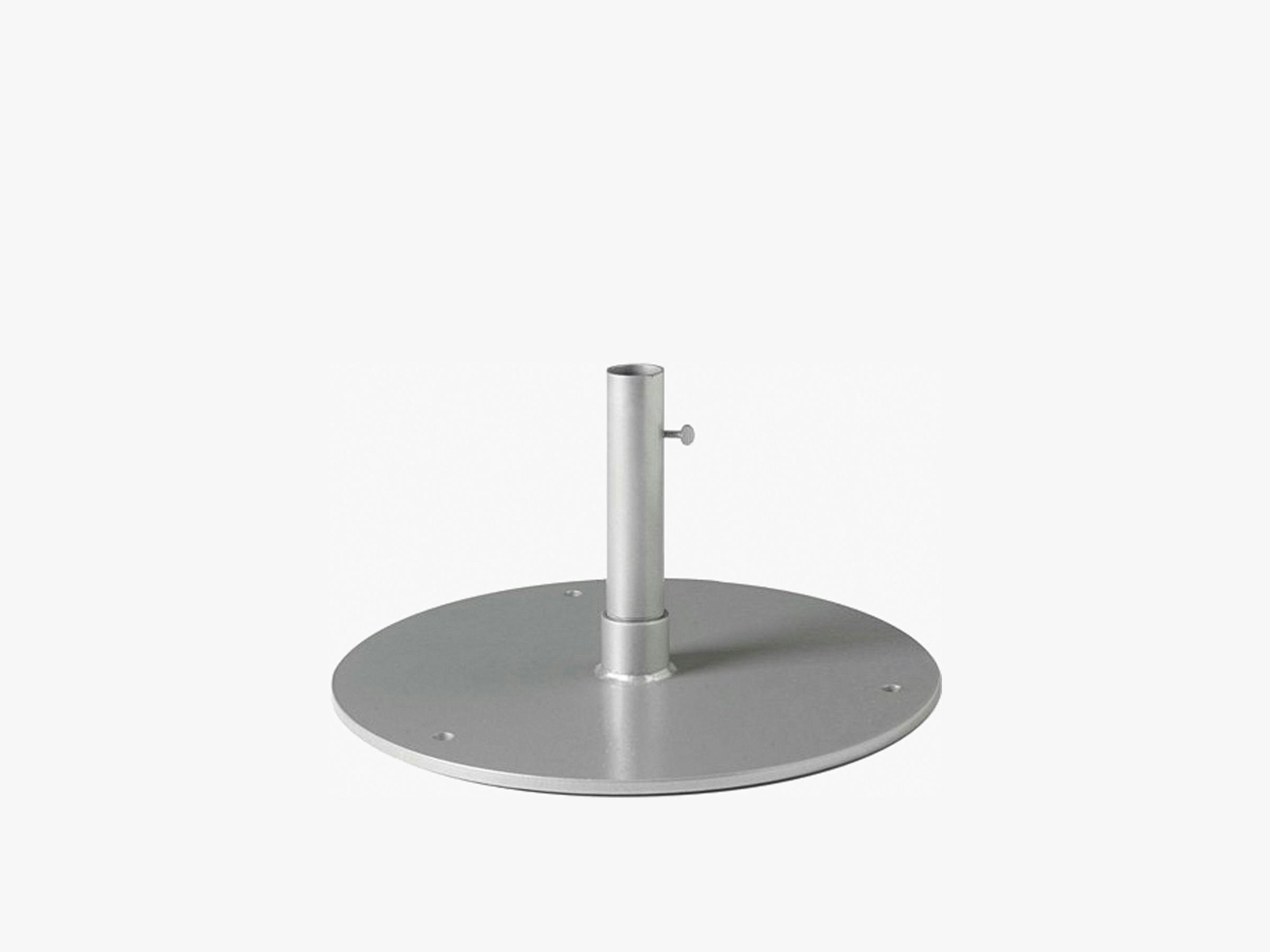Steel Plate Base, 24" Round, Fits 1.5" Pole, Free Standing