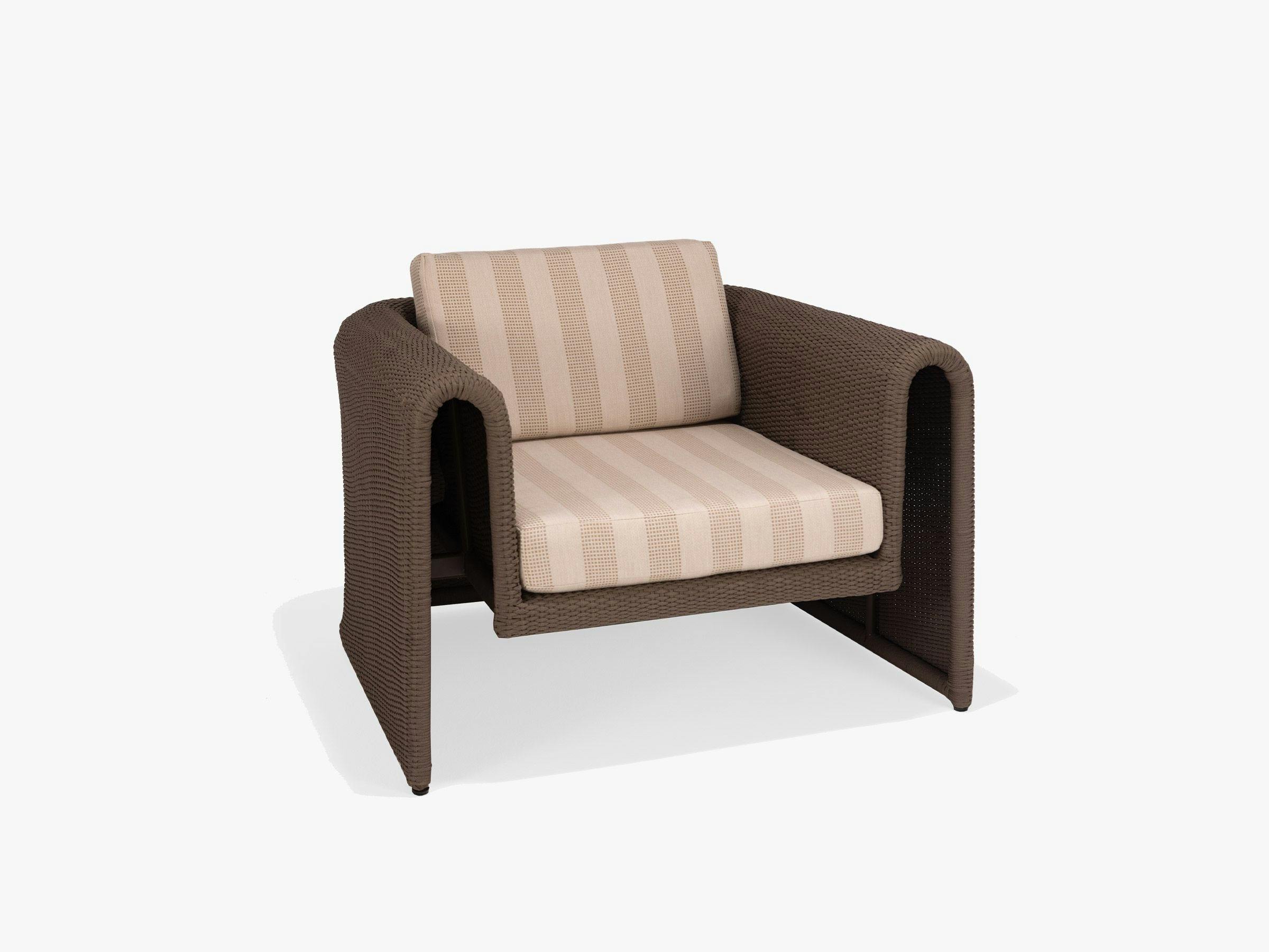 Em Lounge Chair w/cushion